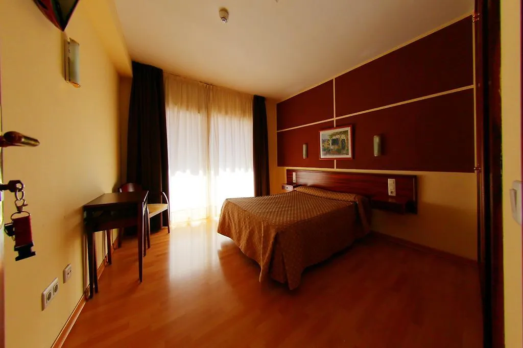Hotel Olle Reus 0*,
