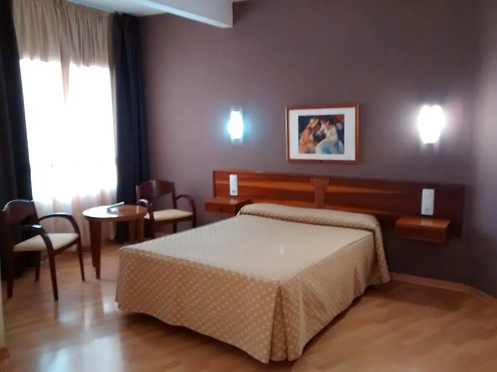 Hotel Olle 레우스 0*,  스페인